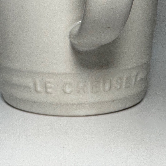 New Le Creuset Matte Cotton White Ceramic 350ml /12oz Coffee Mugs ~ Set Of 2 - Picture 4 of 6